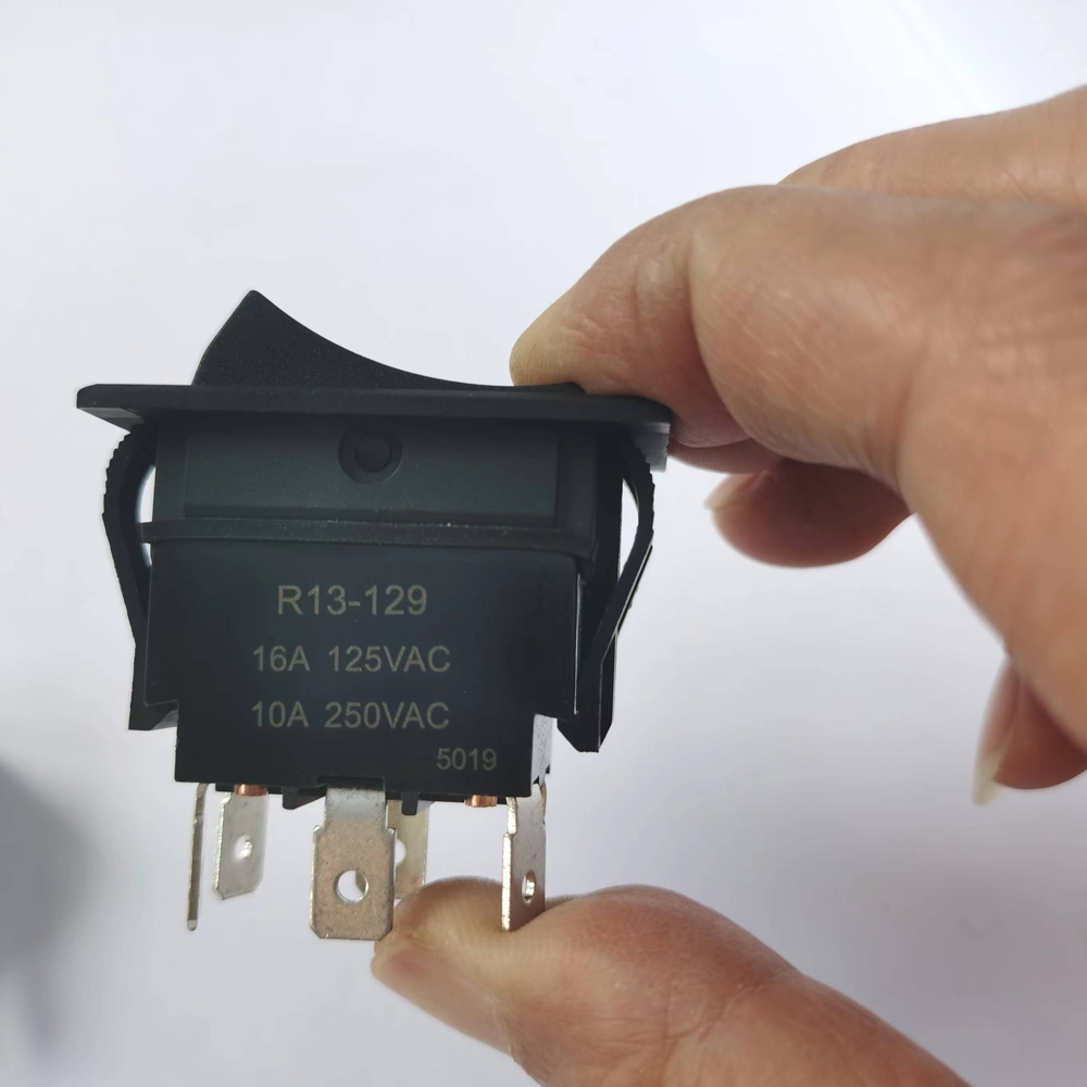 R13-129 4Pin 6Pins 125/250V 16 - огляд і ціна Industrial Tools